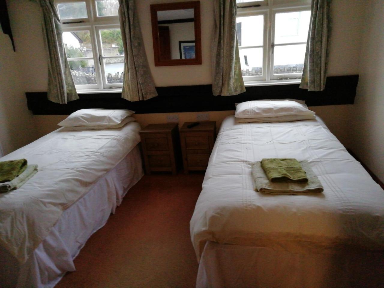 Hotel The Royal Oak Kington  Esterno foto