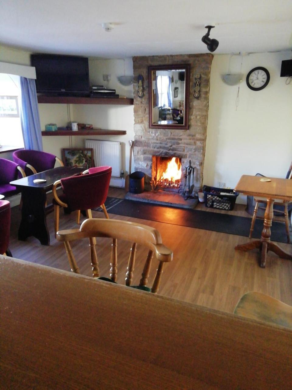 Hotel The Royal Oak Kington  Esterno foto